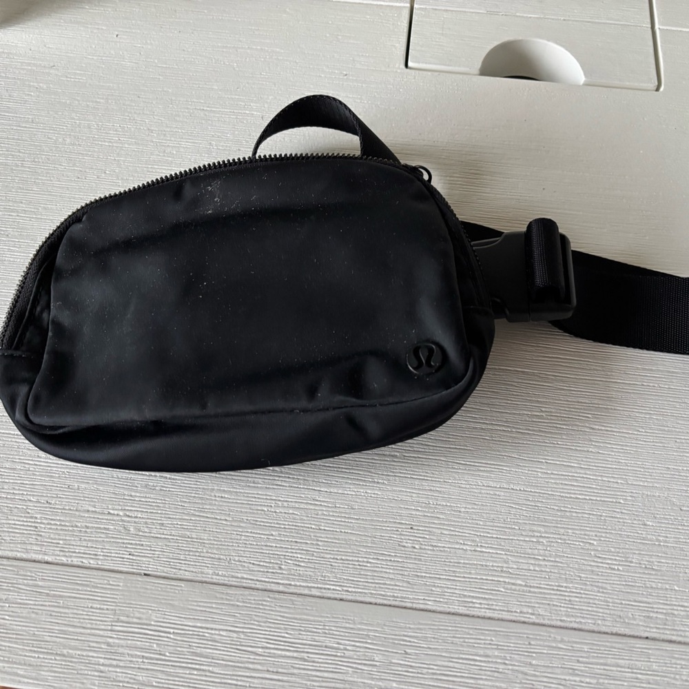 lululemon Black fanny pack